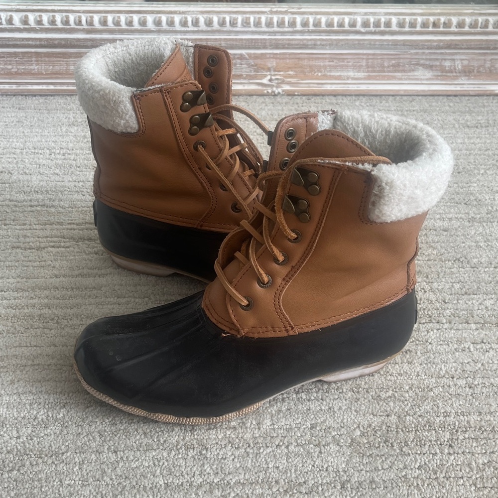 Sperry Cognac Brown (Tan) and Black Lace-Up Boots, size 7